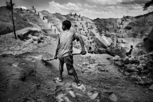 A child gold miner in Watsa, northeastern Congo. 2004, Marcus Bleasdale